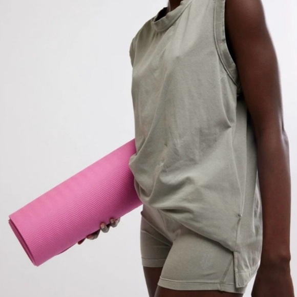 FREE PEOPLE MOVEMENT:”Hot Shot Micro Set” Tank and Shorts NWT - Picture 4 of 6